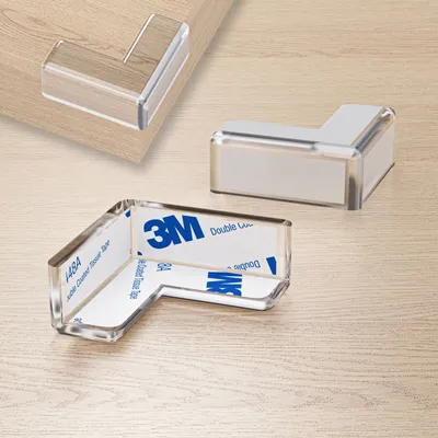 Produktbild von WELLGRO Kantenschutz Silikon eckig Transparent, ca. 4x4x19 cm (LxBxH), mit extra starkem doppelseitigem 3M Klebeband, Kinderschutz, rückstandslose Entfernung