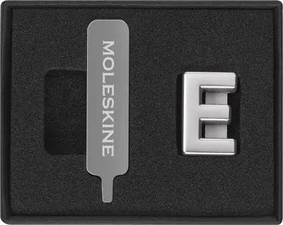 Productafbeelding van Moleskine-speld voor notitieboek of agenda, letter E, letterspeld