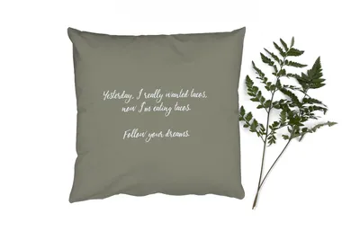 Produktbild von MuchoWow® Zierkissen Sofakissen Wohnzimmer Dekokissen 40x40 cm Gestern wollte ich unbedingt Tacos - Zitate - Taco-Liebhaber - Sprichwörter - Foto Kissen - Schlafzimmer Dekoration