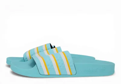Produktbild von adidas Adilette Badeschuhe für Baden und Freizeit, mit vorgeformtem Fußbett, Größe 47 1/3