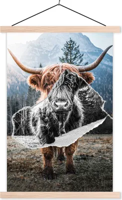 Produktbild von MuchoWow® Textilposter Scottish Hochlandrind - Schwarz - Weiß 60x90 cm mit holzfarbenen Rahmen - Textil