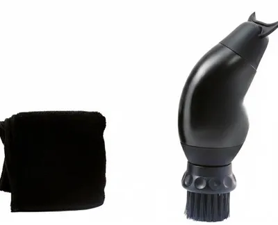 Productafbeelding van Famanu schoenreiniger en laarzenborstel met handdoek (zwart) - Schoenenset - Reinigt moeiteloos sportschoenen en wandelschoenen