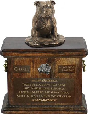 Produktbild von Staffordshire Bull Terrier, Staffordshire Bullterrier V - Eine Urne für die Asche eines Hundes, eine Urne mit einer Statue, eine personalisierte Hundeurne von der Marke Art-Dog.