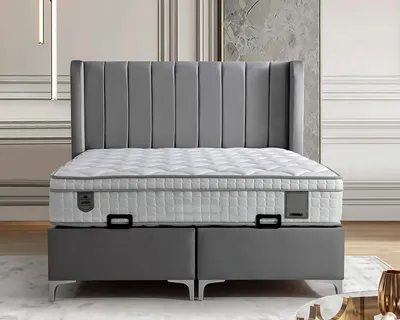 Produktbild von Elegantes graues Bett mit Matratze aus Textil und Holz