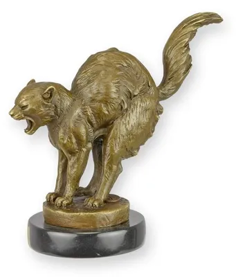 Productafbeelding van A Bronze Sculpture Of A Frightened Cat
