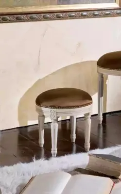 Produktbild von Klassischer Sitzhocker Braun Hocker Sitzmöbel Polsterhocker Designer Möbel