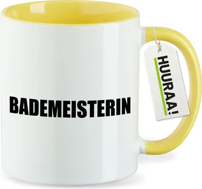 Produktbild von Huuraa Kaffeetasse Bademeisterin Schriftzug 330ml Gelb Keramik Kaffeebecher Geschenkidee