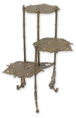 Produktbild von Dreistufiger Blumentisch aus Gusseisen – bronzefarben Replikat Retro Design Dekoration