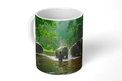 Produktbild von KitchenYeah® Tasse Kaffeetasse Kaffeebecher 350 ml Elefant - Wasser - Bäume - Grün - Tiere Teetasse - Fototasse - Becher - Keramikbecher - Teebecher - Kaffeetasse - Bürotasse