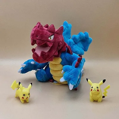 Produktbild von Pokemon Shardrago Kuscheltier - 16 cm Plüschtier Druddigon