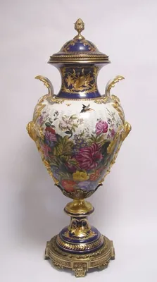 Produktbild von Casa Padrino Luxus Porzellan Vase mit Deckel H. 93 cm - Barock Dekoration