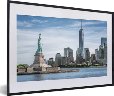 Produktbild von MuchoWow® MuchoWow® Gerahmtes Poster New York - Freiheitsstatue - Wasser 60x40 cm - Poster mit zchwarzem Bilderrahmen - Schlafzimmer - Plakat in Rahmen - Drucken