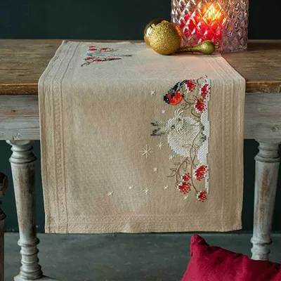 Zdjęcie produktu dla Zestaw do haftu krzyżykowego Vervaco "Zając śnieżny i gil", wstępnie narysowany obrazek do haftu, 40x100cm