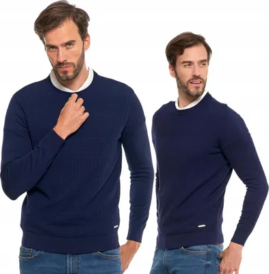 Imagen del producto de Camiseta elegante para hombre. Cuello redondo clásico. Color moderno: MORAJ
