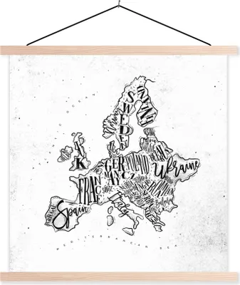 Produktbild von MuchoWow® Textilposter Karte - Europa - Schwarz - Weiß 60x60 cm mit holzfarbenen Rahmen - Wanddekoration