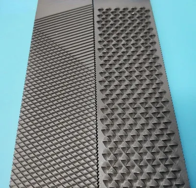 Imagen del producto de Rasp para cascos de 8 pulgadas, fabricada en acero al carbono, herramienta ergonómica para el cuidado de los cascos de los caballos