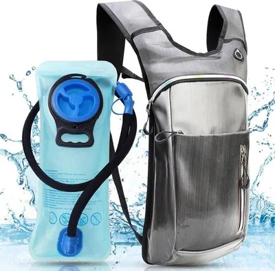 Produktbild von Famanu Hydrationsrucksack mit 2L Wasserblase - Ideal für Outdoor-Aktivitäten