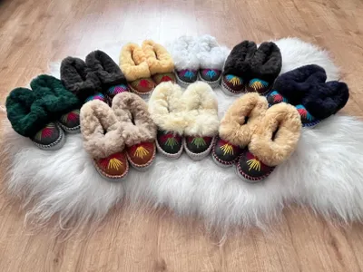 Produktbild von Damen Leder Wolle Winter HüttenSchuhe Lamfell HausSchuhe ZAKOPIANKI Pantoffeln