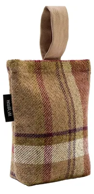 Produktbild von Heritage | Türstopper im karierten Tartan-Muster in Maulbeere Violett | Designer Deko ungefüllter Türsack im rustikalen schottischen Landhausstil