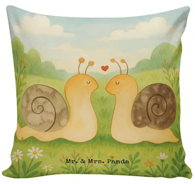 Produktbild von Mr. & Mrs. Panda kuschelkissen 40x40 Schnecken Liebe Design - Weiß - Geschenk, Deko Kissen, Verliebt, glücklich, Polster, Pärchen, bedruckt, Paar, Zierkissen, Zufrieden