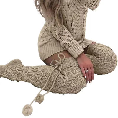 Produktbild von Paar lange Damensocken, einfarbig, mit Rautenmuster, Strickstrümpfe mit Wollknäueln, für Herbst und Winter, ideal für den Alltag