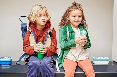 Produktbild von Trinkflasche Pop-up Campus - Wasserflasche für die Schule - Auslaufsicher und wiederverwendbar - BPA-frei und spülmaschinenfest - 400 ml - Little Dutch Ocean