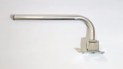 Image de Support mural J-Bar noir de 50,8 cm pour écran 20 pouces
