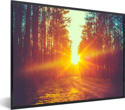 Produktbild von MuchoWow® Gerahmtes Poster Sonnenuntergang - Bäume - Wald - Natur 80x60 cm - Poster mit Schwarzem Bilderrahmen Wandposter Rahmen Foto Bilder - Schwarzem - Mit Gestell