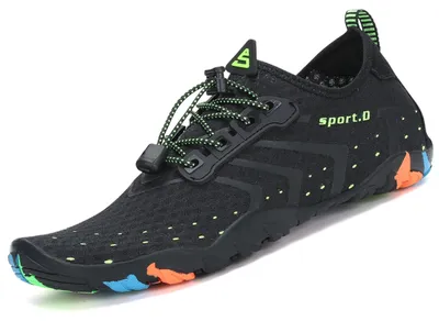Produktbild von SAGUARO Badeschuhe Strandschuhe Aquaschuhe Wasserschuhe Surfschuhe Schwimmschuhe für Damen Herren Kinder,Neu-schwarz,42 EU