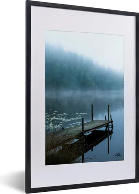 Produktbild von MuchoWow® Gerahmtes Poster Natur - See - Wald - Nebel 40x60 cm - Poster mit Schwarzem Bilderrahmen Wandposter Rahmen Foto Bilder - Poster in Rahmen