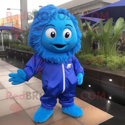 Produktbild von Blauer REDBROKOLY Betta-Fisch Maskottchen Kostüm charakter bekleidet mit einer Windjacke und Handschuhen
