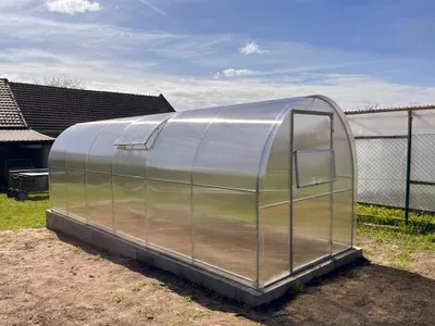 Obrázek produktu pro Polykarbonátový skleník Garden Dream "MINI" 2x8m z oceli, se 4mm polykarbonátem