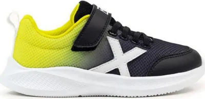 Productafbeelding van Munich sneakers, model 8935003, kleur zwart, maat 32
