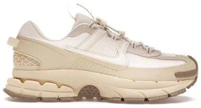 Imagen del producto de Nike Zoom Vomero Roam, color crema pálido y caqui claro, talla 44.5 (UE)