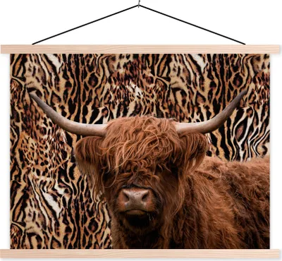 Produktbild von MuchoWow® Textilposter Schottisches Hochlandrind - Pantherdruck - Tiere 120x90 cm mit holzfarbenen Rahmen - Magnetisch