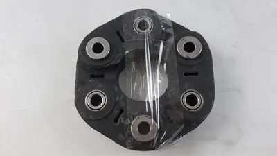 Imagen del producto de Eje de transmisión (cardán) y junta homocinética para BMW E81, E87, E90-E93, F10, E84, F25. Referencia: 26117527392