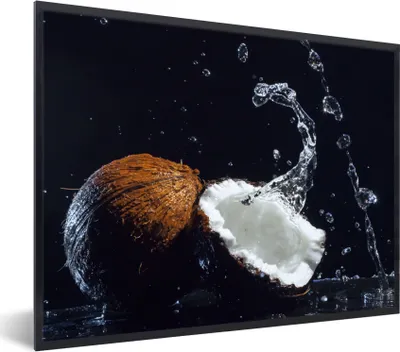Produktbild von MuchoWow® Gerahmtes Poster Kokosnuss - Stillleben - Wasser - Schwarz - Frucht 40x30 cm - Poster mit Schwarzem Bilderrahmen Wandposter Rahmen Foto Bilder - Kunstposter - Wanddekorationen