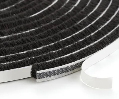 Productafbeelding van Famanu afdichtingsband voor deuren en ramen - zelfklevend, 9 mm x 5 mm, zwart, 10 meter