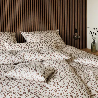 Produktbild von elegante Mako-Satin Bettwäsche-Garnitur Leolook Farbe Savanne Größe 155x220+80x80