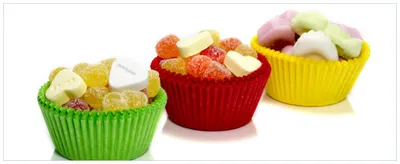 Produktbild von Wallario Premium Glasbild, freischwebende Optik, kräftige Farben, Größe 80 x 32 cm Motiv Sweets - Süßigkeiten-Muffins in der Küche