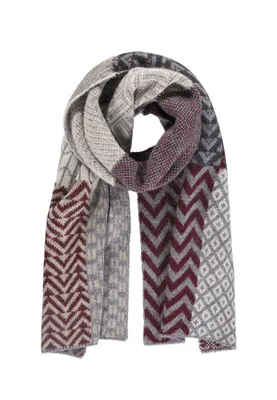 Produktbild von Strickschal mit grafischem Muster