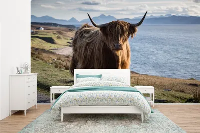Produktbild von MuchoWow® Fototapete für Wohnzimmer oder Schlafzimmer Wandtapete Vinyl Motivtapete Schottische Highlander - Bergen - Meer - 400x240 cm - Gemustert