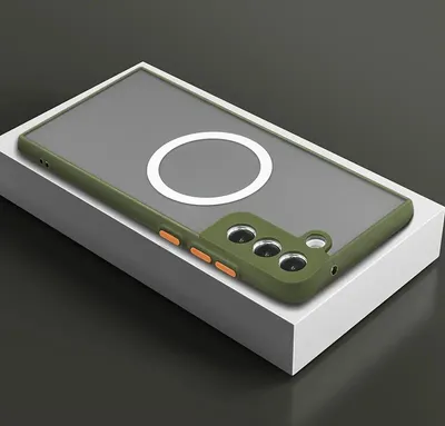 A phone case with a magnetic ring for Magsafe accessories is displayed on a white box.