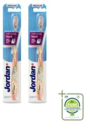 Imagen del producto de 2 cepillos de dientes Jordan Individual Reach, tamaño medio, pack grande - 2 unidades