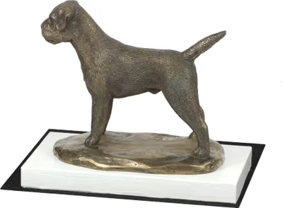 Obrázok produktu pre Border teriér – soška psa, figúrka na bielom podstavci, trofej pre výstavu psov Art-Dog.