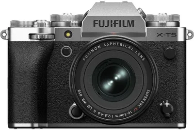 Immagine prodotto di Fotocamera compatta Fujifilm X-T5/XF16-50mm argento, taglia unica / Spina UE 220 V argento, taglia unica
