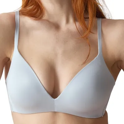Image de Triumph Body Make-up Soft Touch, soutien-gorge sans armatures, bonnets en forme de "P".
Bonnets rembourrés pour un confort optimal, construction sans coutures pour éviter les points de pression, mousse 3D Breeze légère pour une respirabilité accrue
