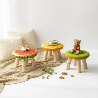 Produktbild von Sitzhocker aus Holz im Orangendesign