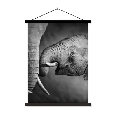 Produktbild von MuchoWow® Textilposter Wildtiere - Elefant - Schwarz - Weiß - Porträt 40x53 cm mit schwarzem Rahmen - Abbildung
