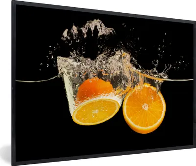Produktbild von MuchoWow® Gerahmtes Poster Orange - Stillleben - Wasser - Schwarz - Obst 60x40 cm - Poster mit Schwarzem Bilderrahmen Wandposter Rahmen Foto Bilder - Printing - Wanddeko Schlafzimmer